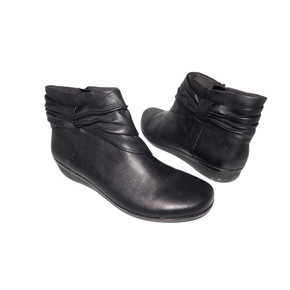 Clarks Women Black Leather Bootie Size 11